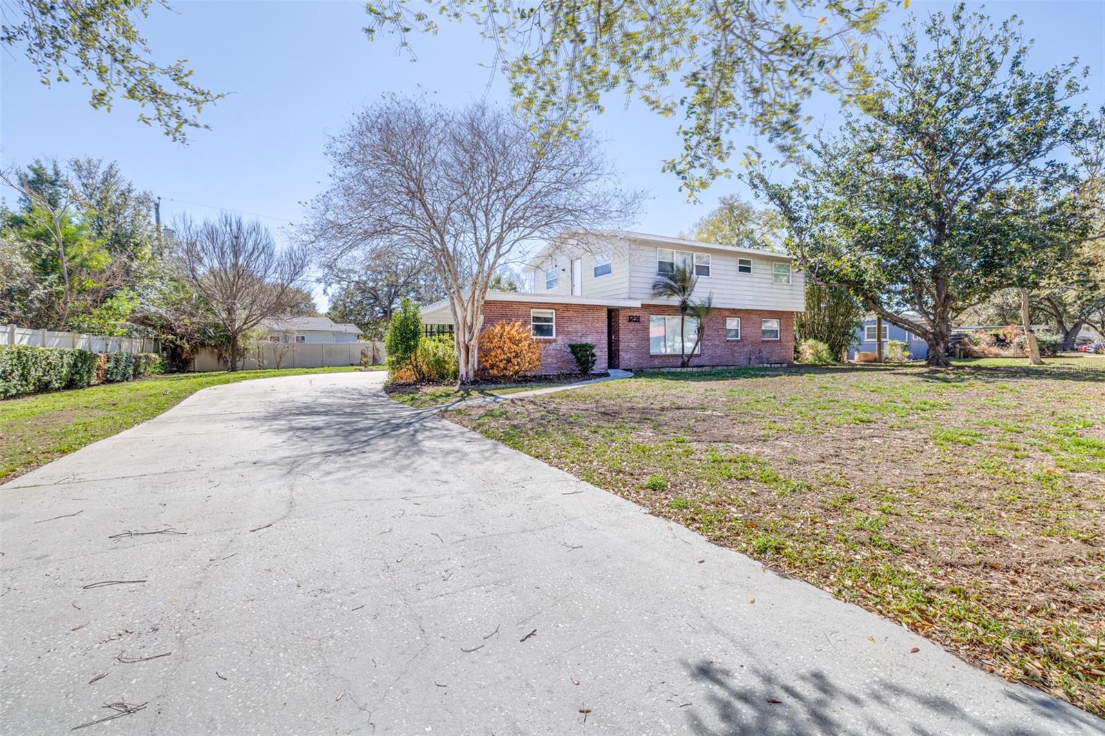 Image 7 of 69 For 1231 Greenview Drive