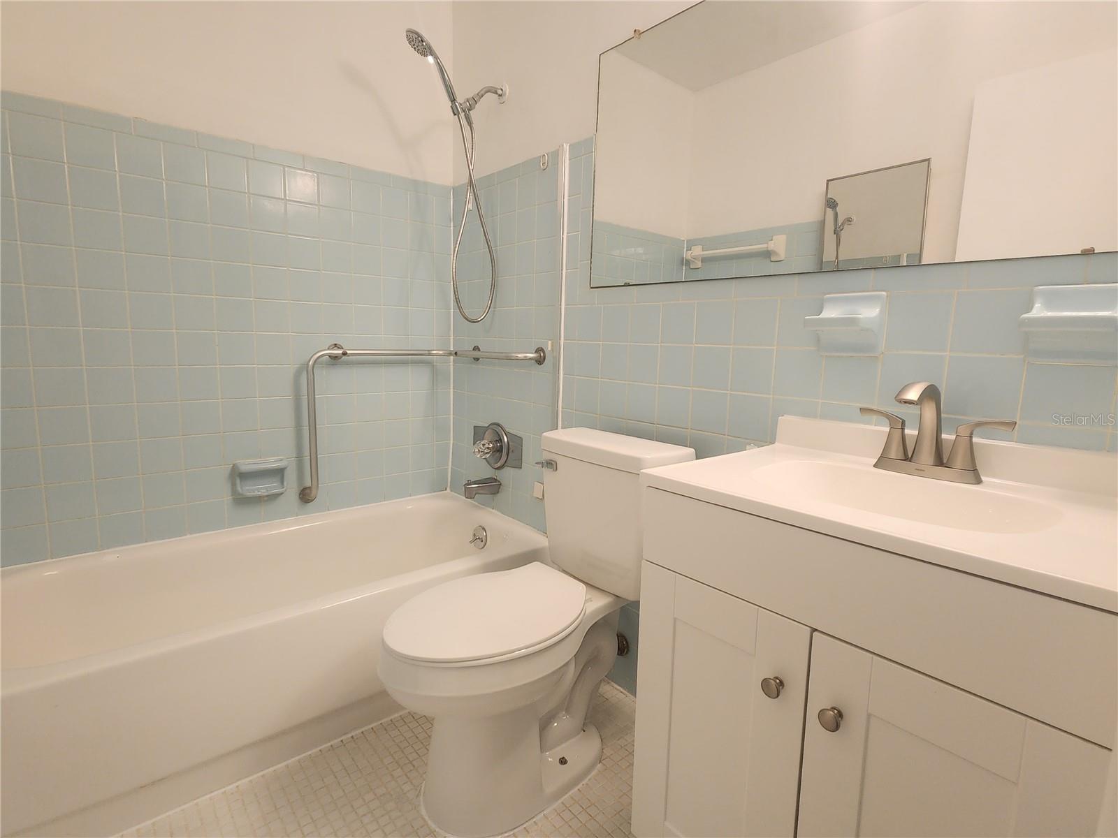 Image 10 of 27 For 2464 Australia Way E 62