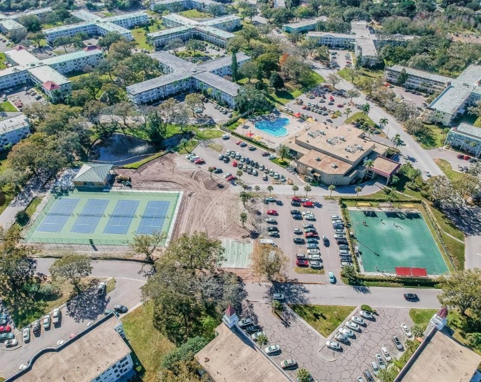 Image 24 of 27 For 2464 Australia Way E 62