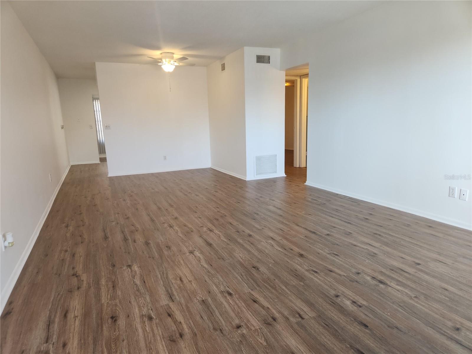 Image 3 of 27 For 2464 Australia Way E 62