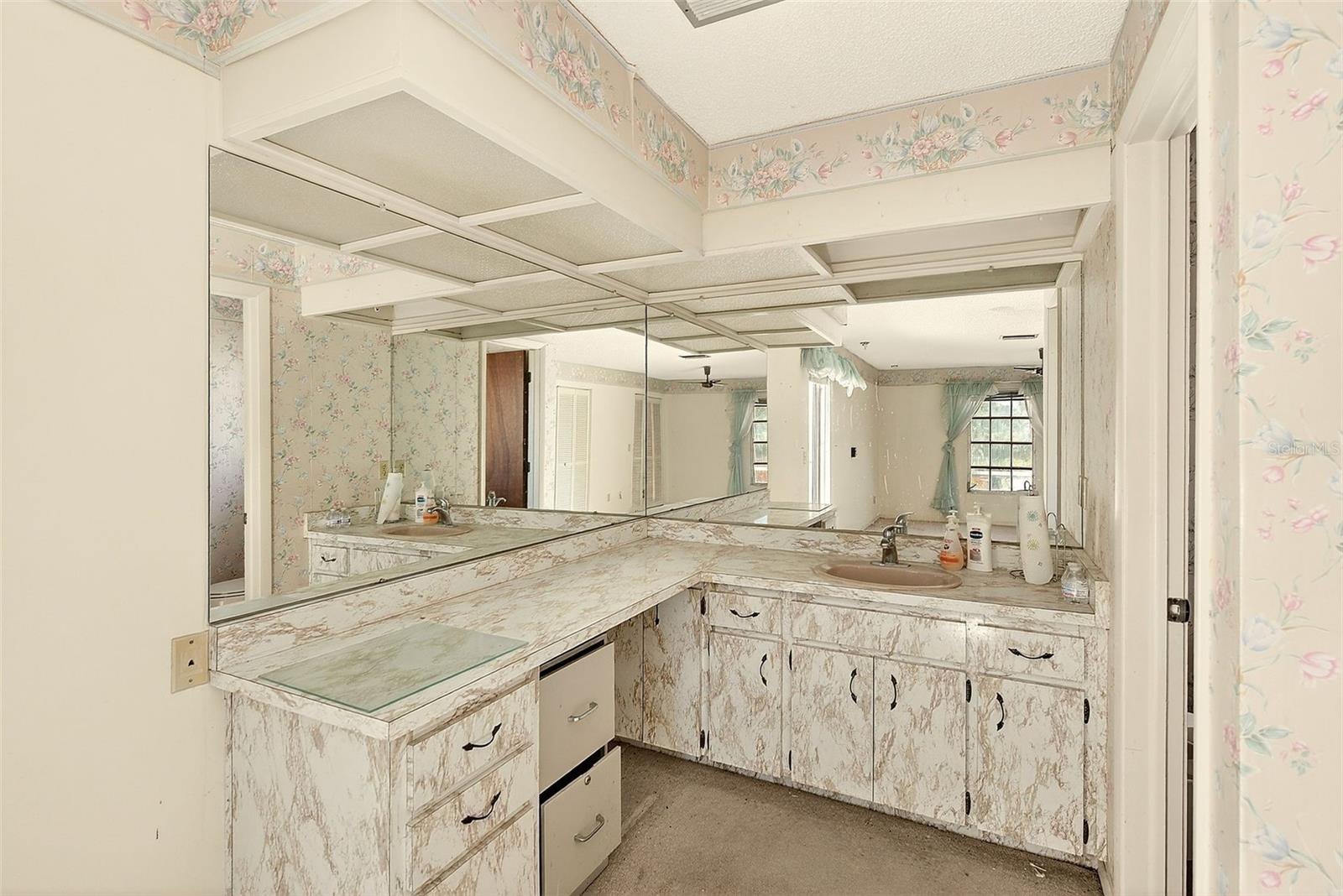 Image 25 of 51 For 205 Gulf Boulevard