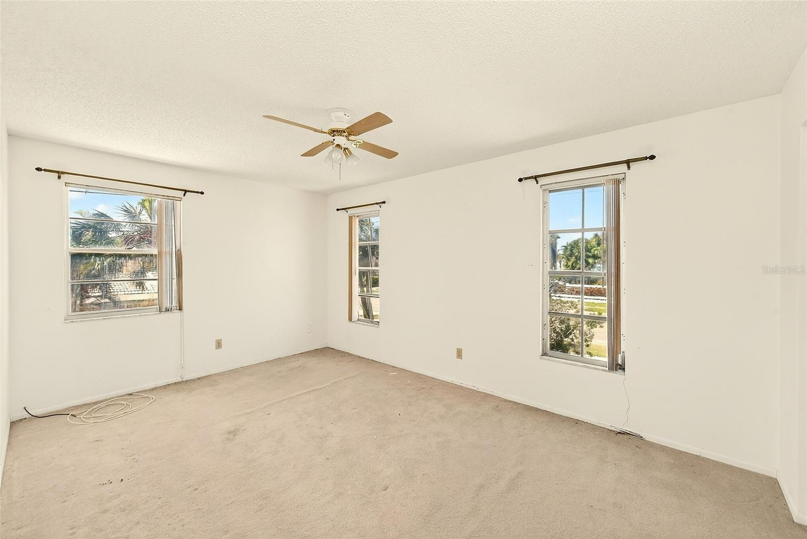 Image 27 of 51 For 205 Gulf Boulevard