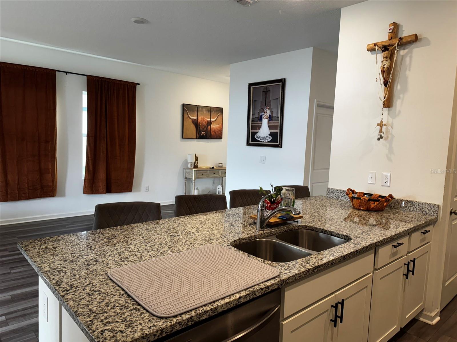 Image 5 of 13 For 927 Kelly Fern Loop