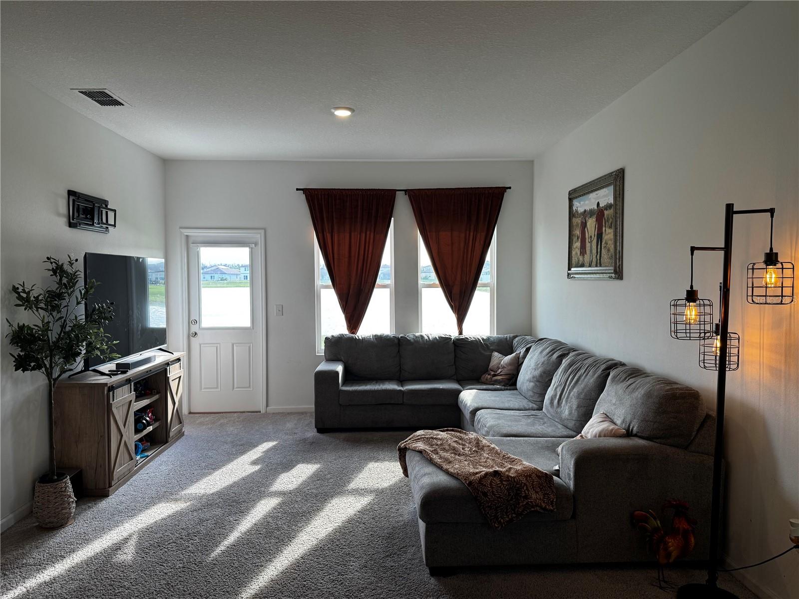 Image 6 of 13 For 927 Kelly Fern Loop