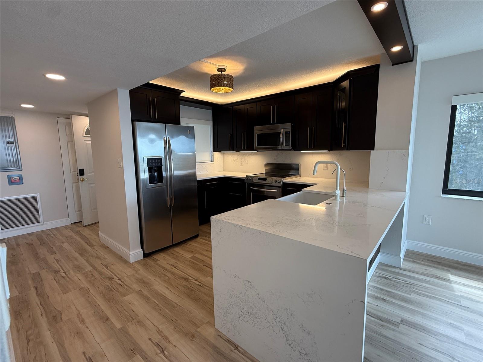 Image 10 of 44 For 4823 Ebbtide Lane 301