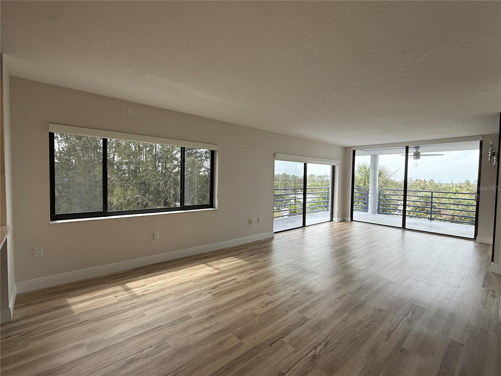 Image 11 of 44 For 4823 Ebbtide Lane 301