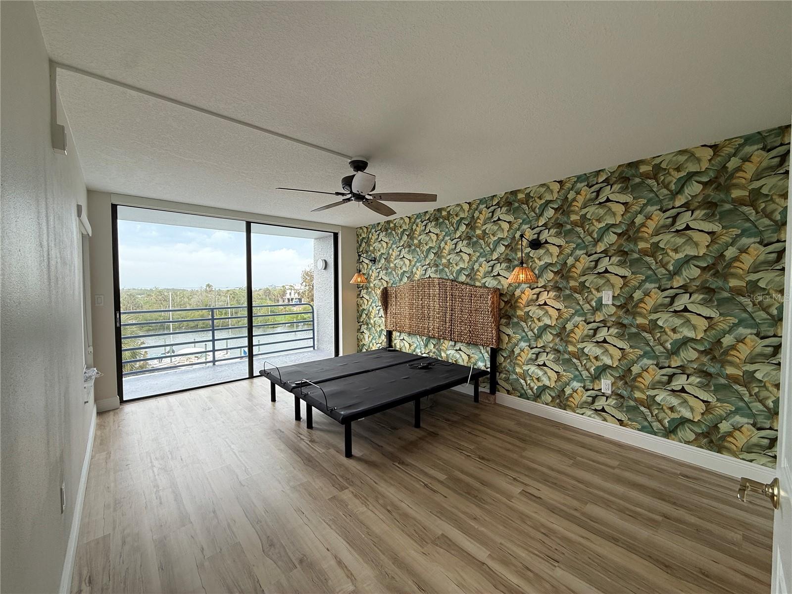 Image 17 of 44 For 4823 Ebbtide Lane 301