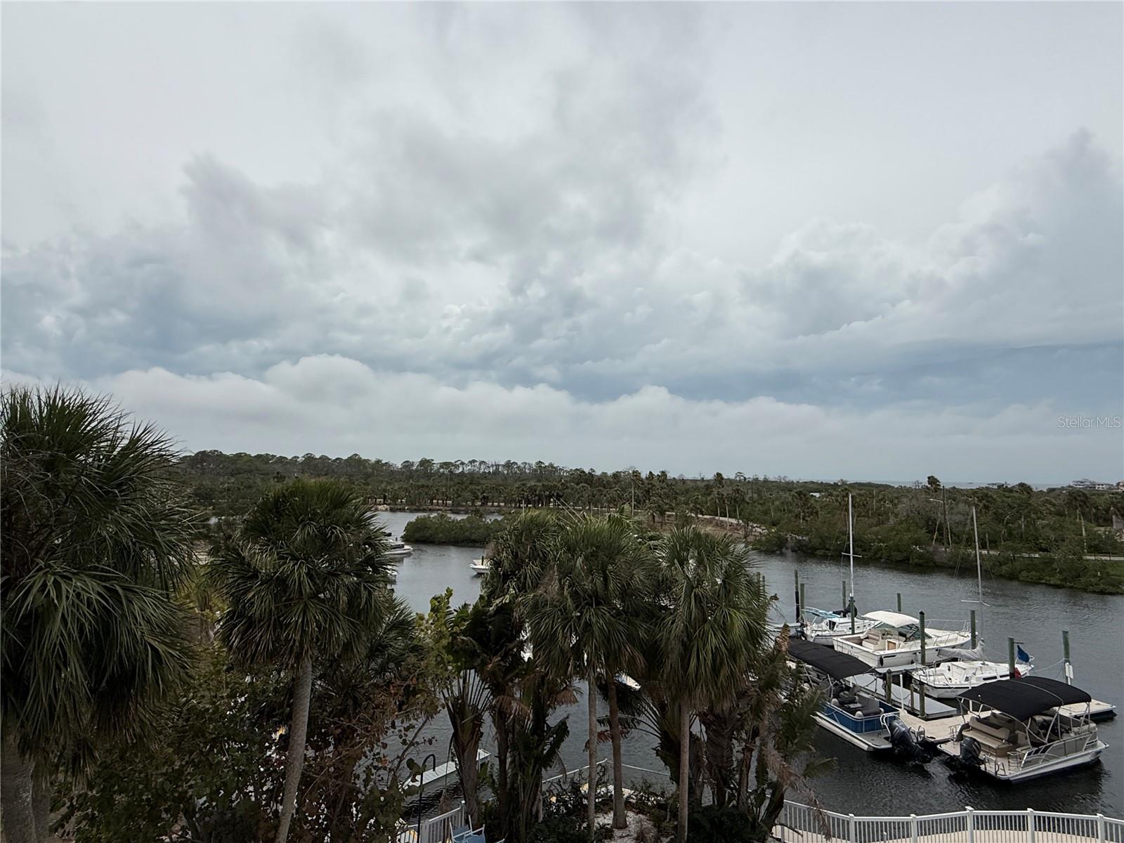 Image 27 of 44 For 4823 Ebbtide Lane 301