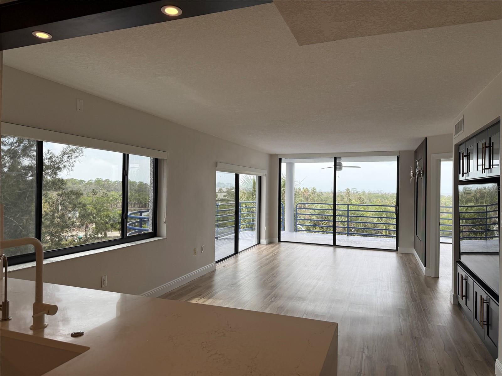 Image 3 of 44 For 4823 Ebbtide Lane 301