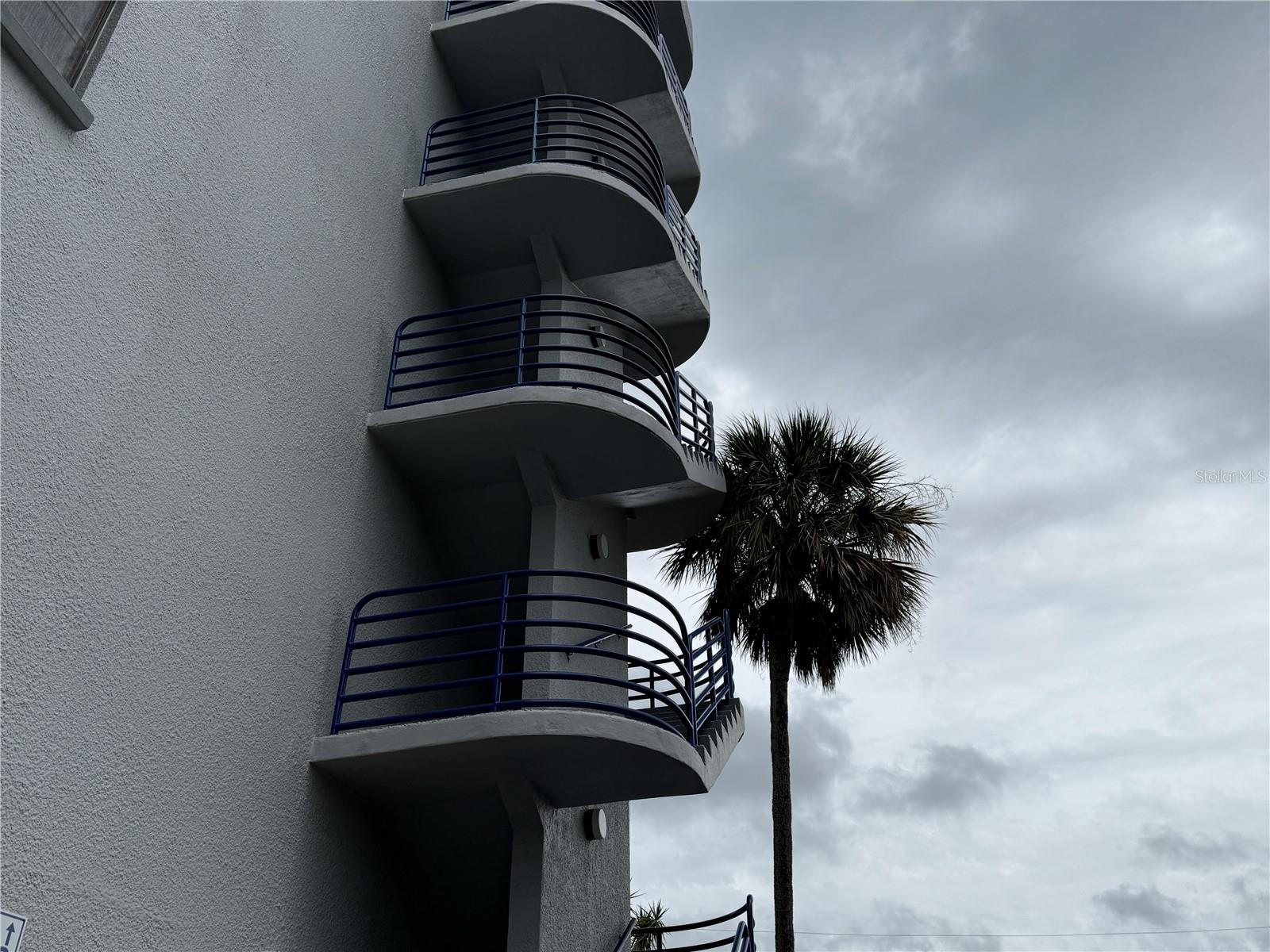 Image 32 of 44 For 4823 Ebbtide Lane 301