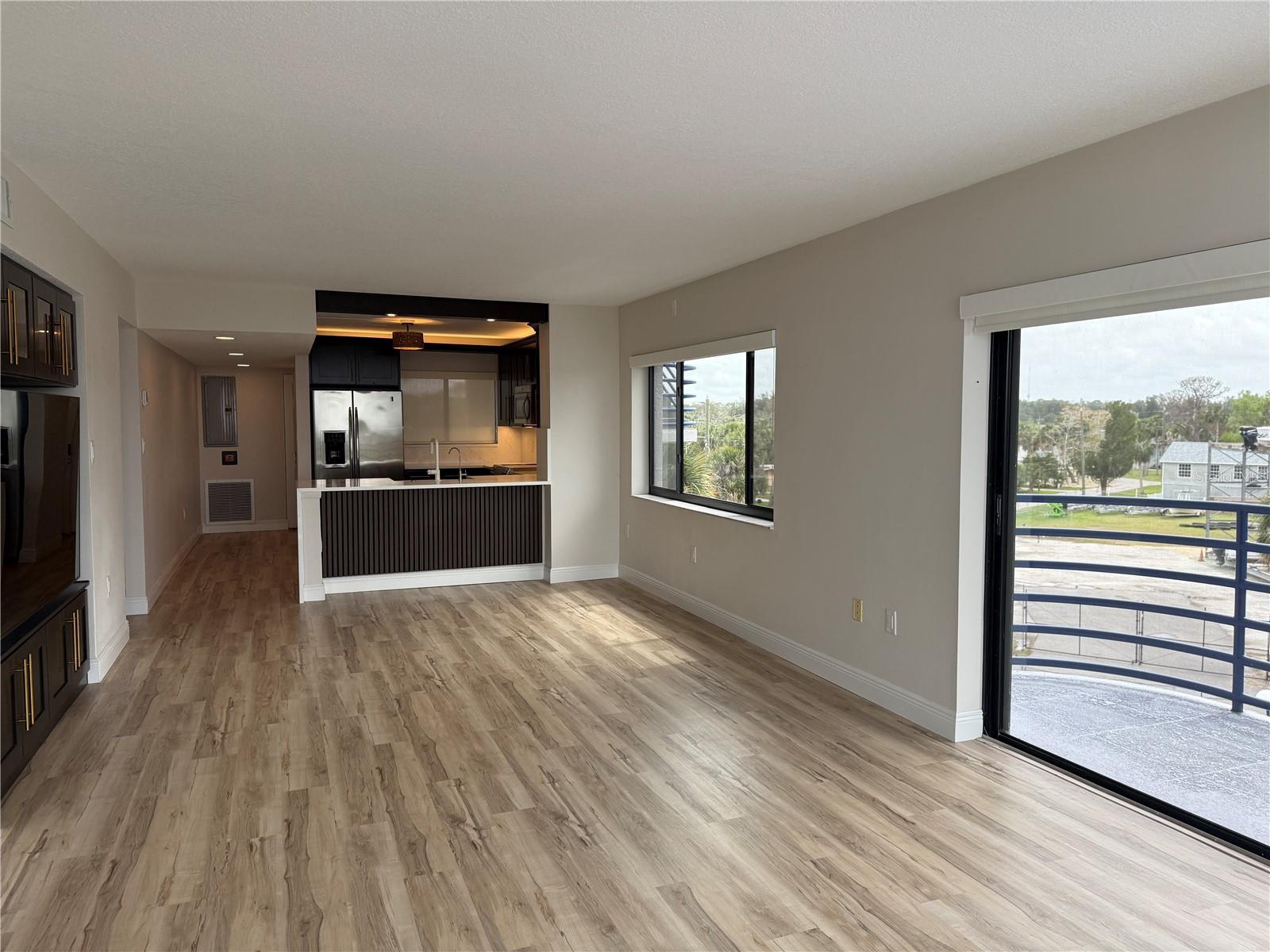 Image 4 of 44 For 4823 Ebbtide Lane 301