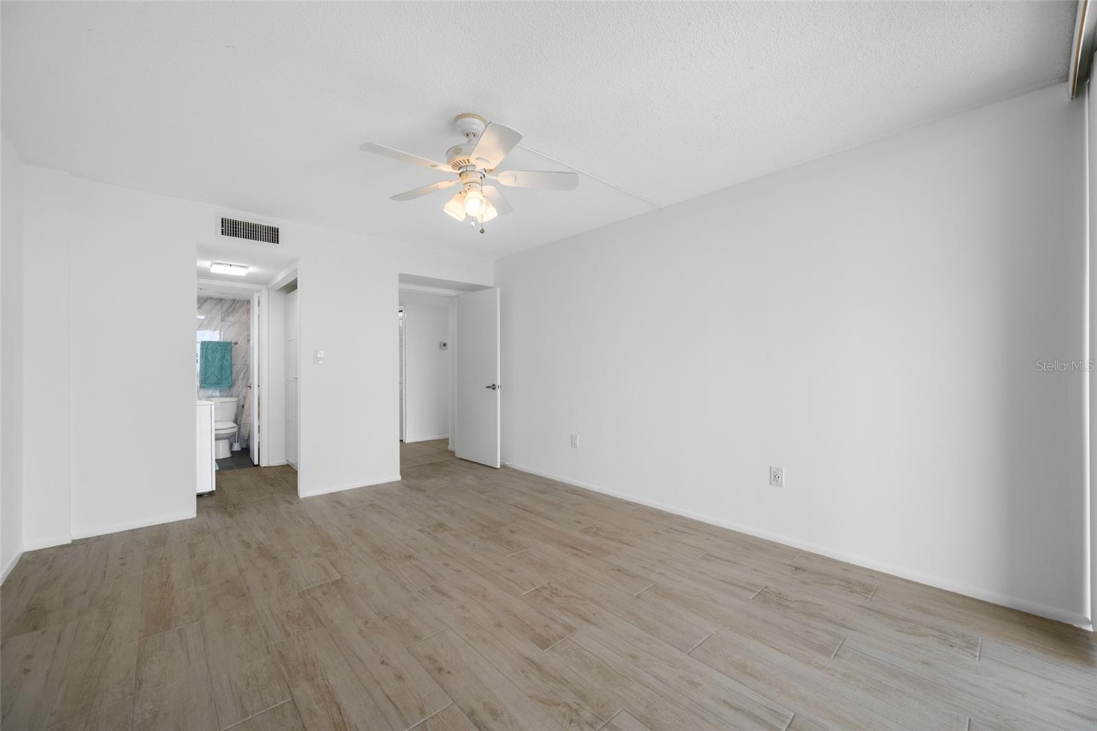 Image 15 of 56 For 500 Osceola Avenue 810