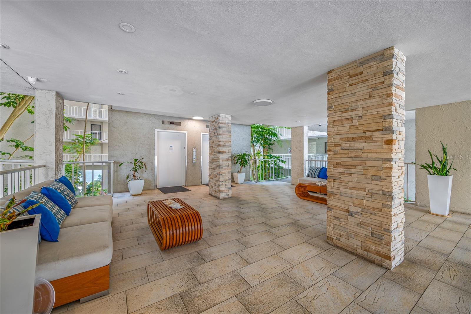 Image 37 of 56 For 500 Osceola Avenue 810