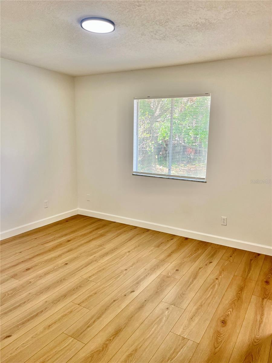 Image 6 of 12 For 4705 Robin Drive