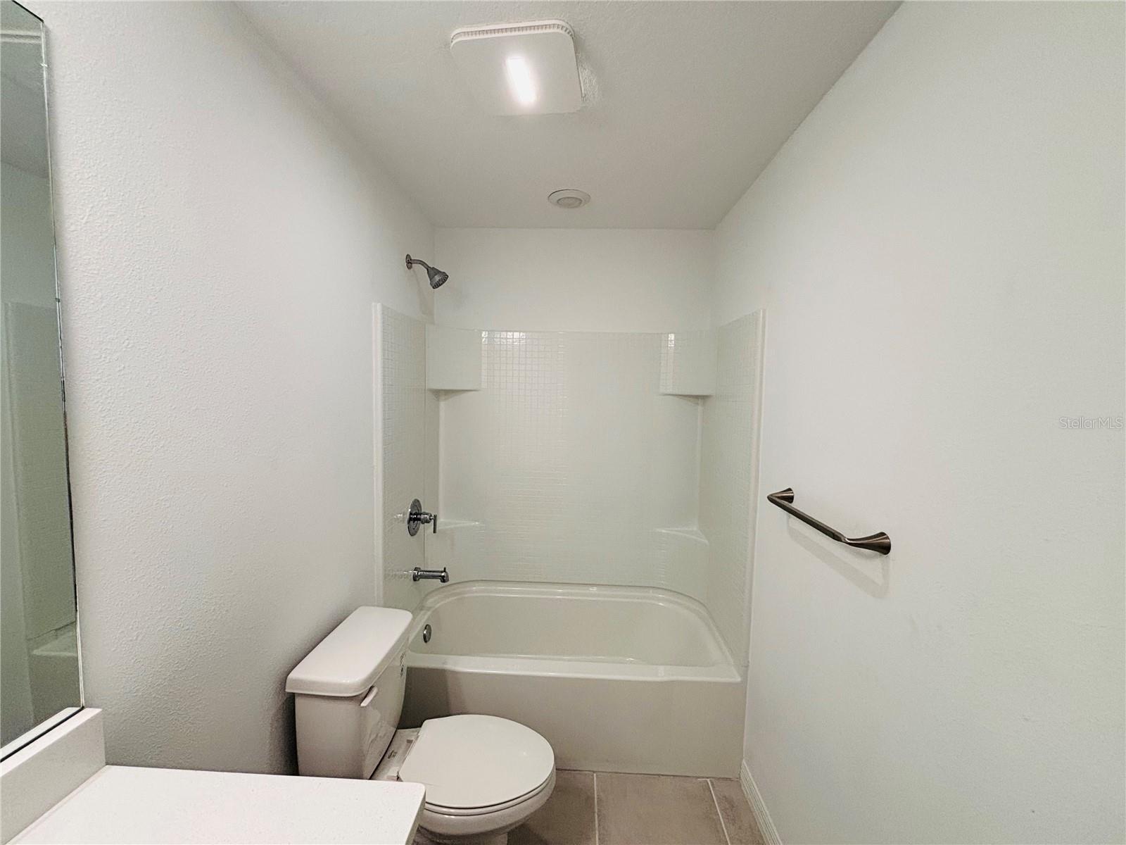 Image 22 of 27 For 2512 Paravane Way