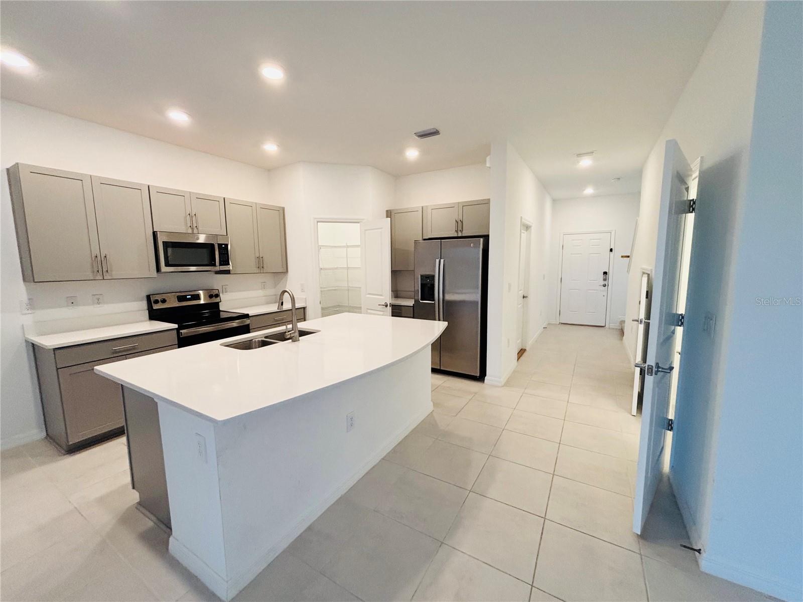 Image 4 of 27 For 2512 Paravane Way