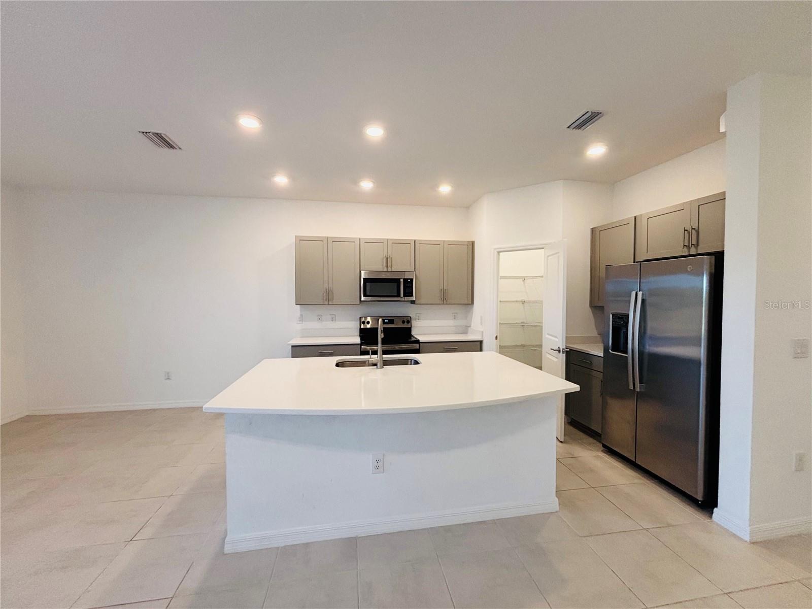 Image 5 of 27 For 2512 Paravane Way