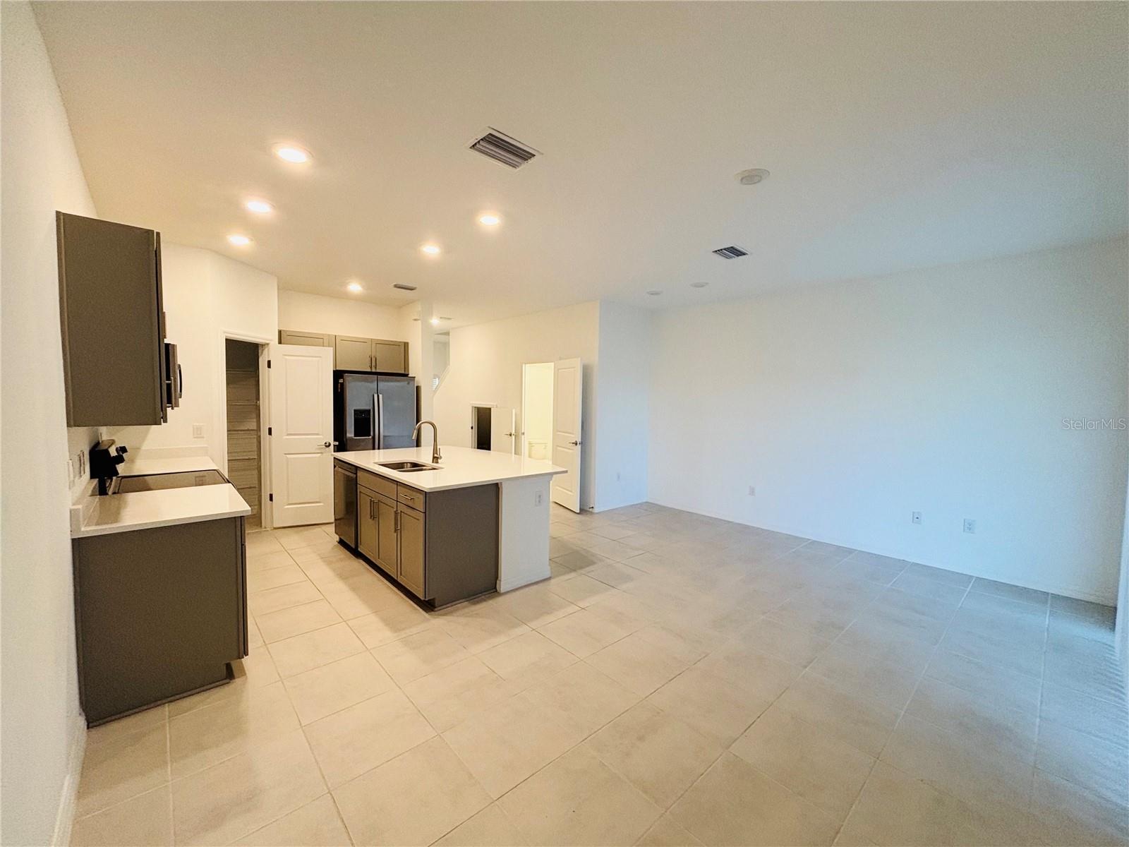 Image 8 of 27 For 2512 Paravane Way