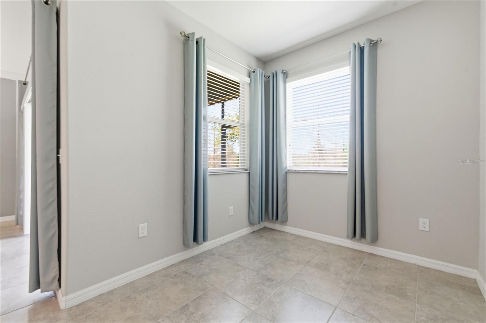 Image 17 of 48 For 10668 Lake Montauk Drive