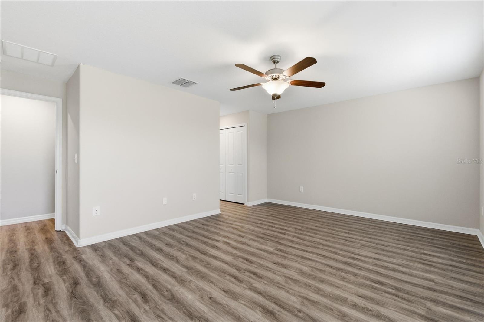 Image 19 of 48 For 10668 Lake Montauk Drive