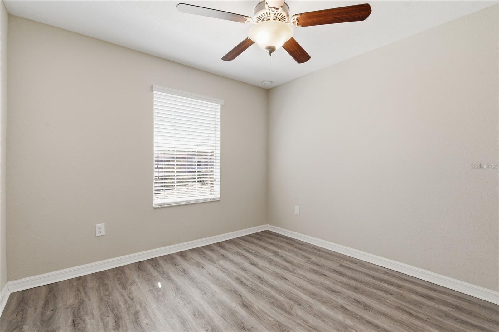 Image 26 of 48 For 10668 Lake Montauk Drive