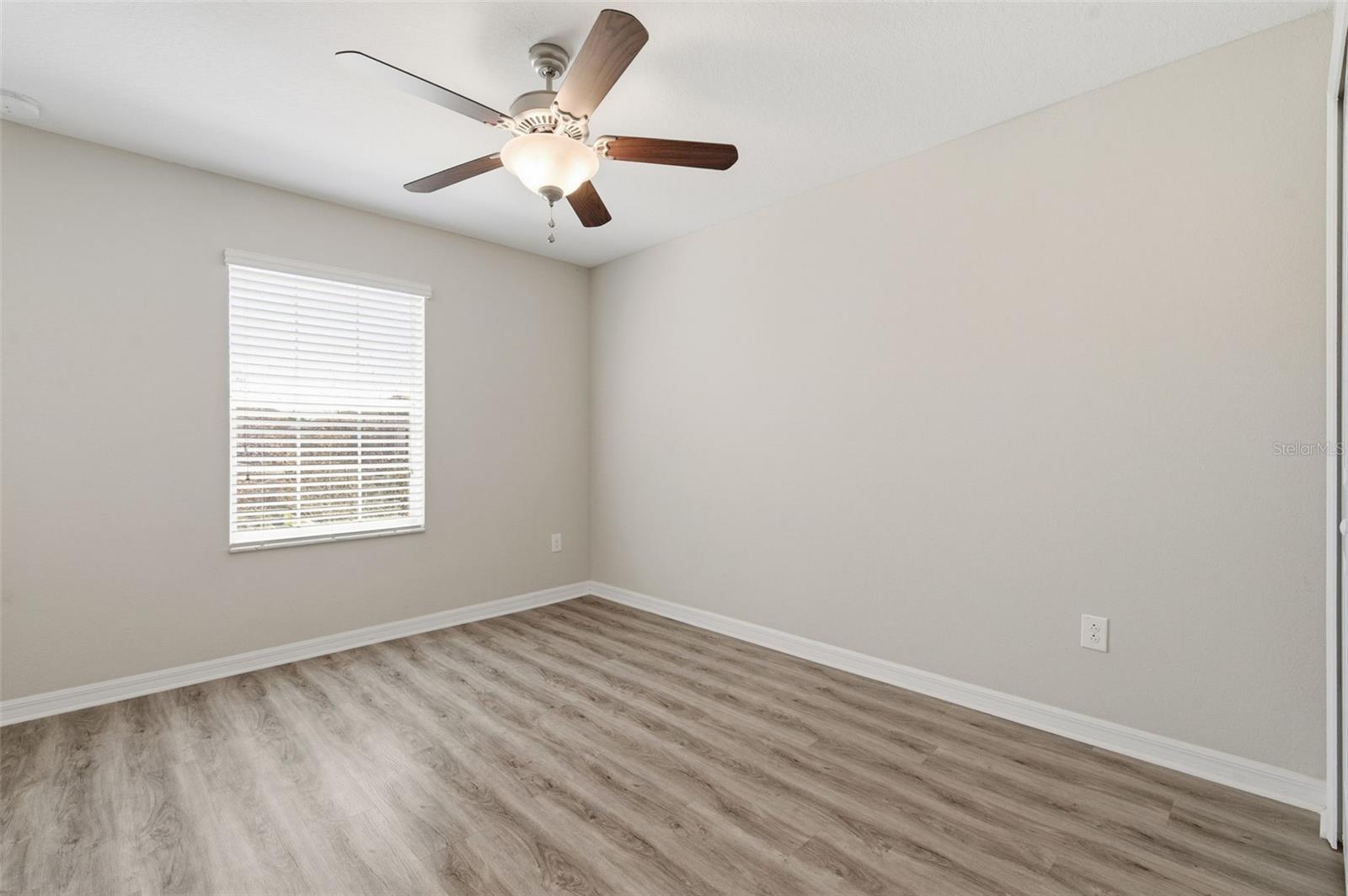 Image 28 of 48 For 10668 Lake Montauk Drive