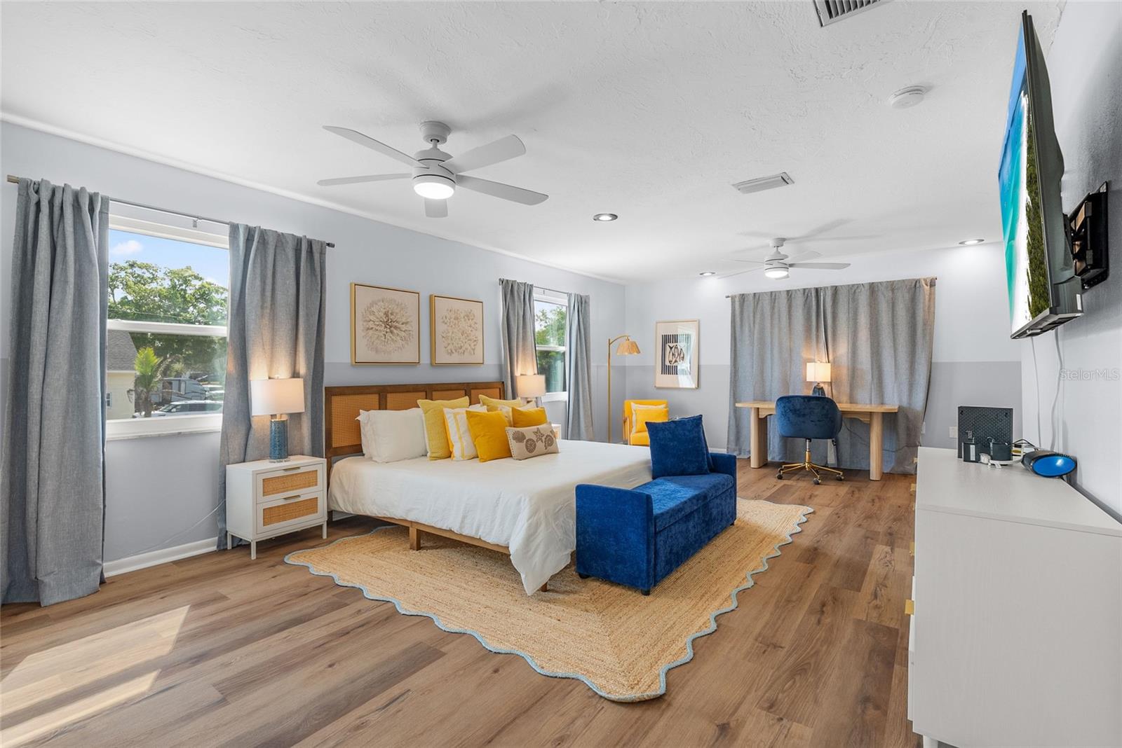 Listing photo id 11 for 8580 139th Lane