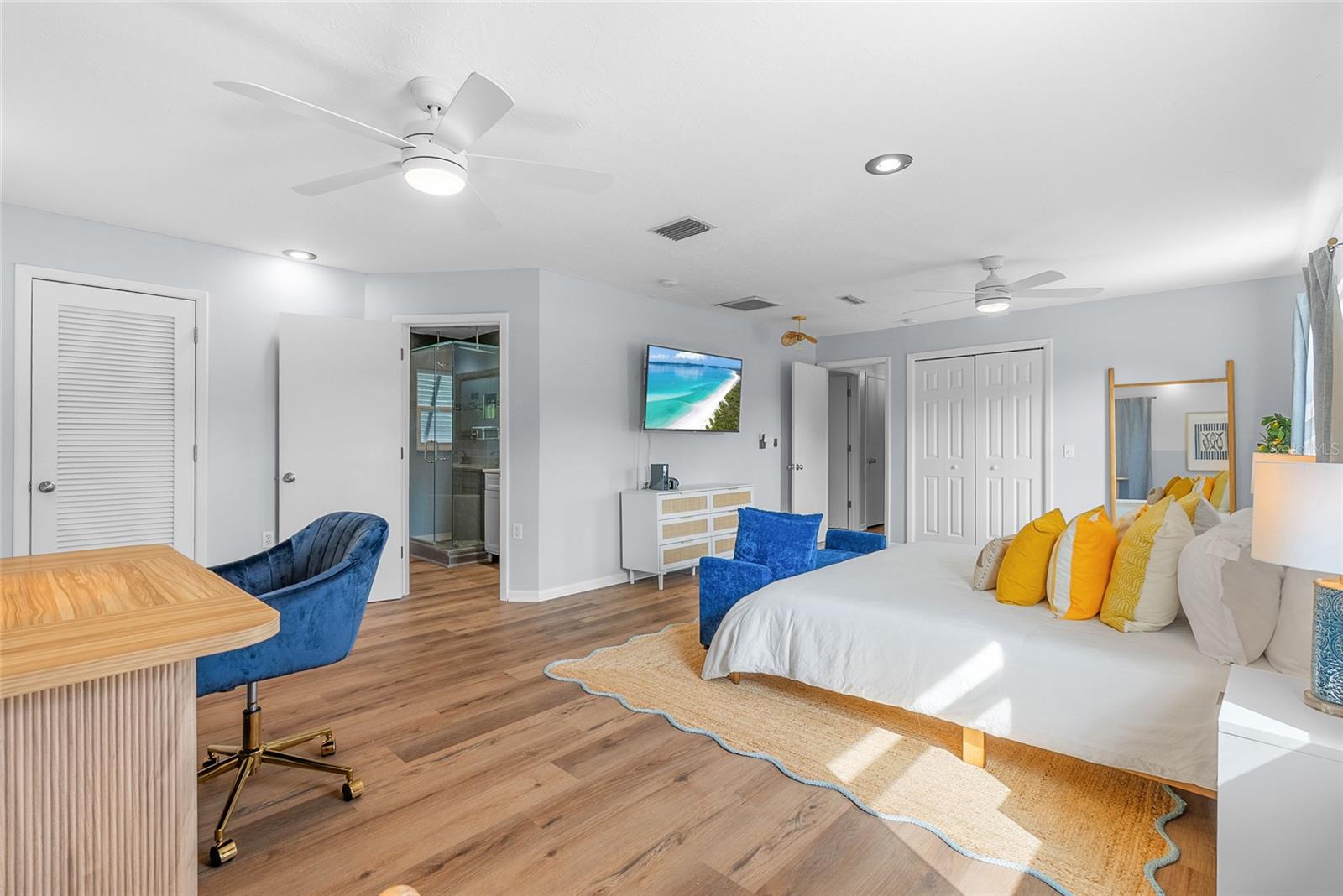 Listing photo id 13 for 8580 139th Lane