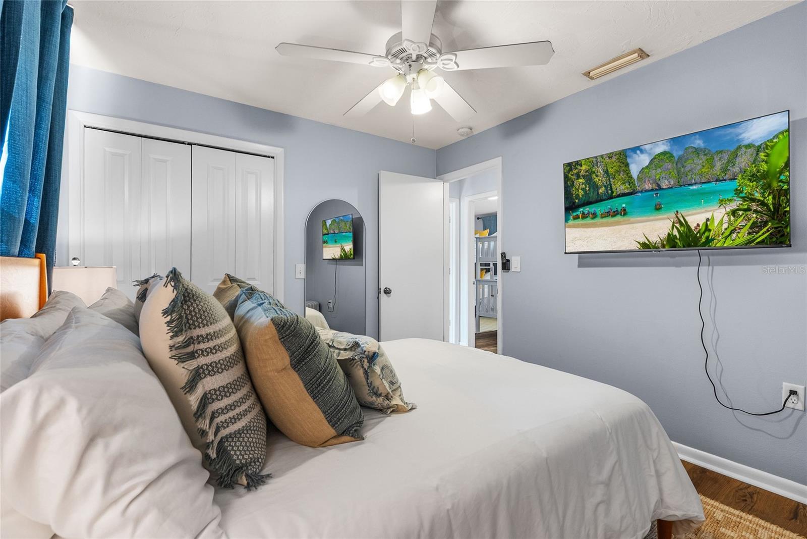 Listing photo id 16 for 8580 139th Lane