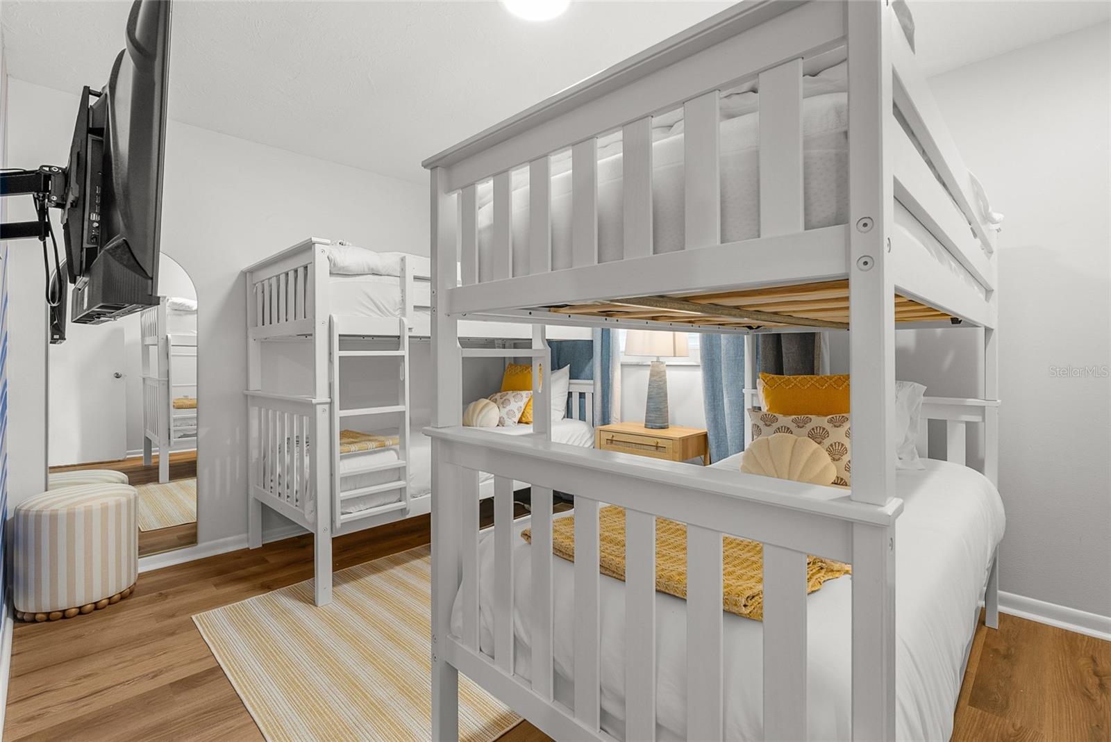 Listing photo id 18 for 8580 139th Lane