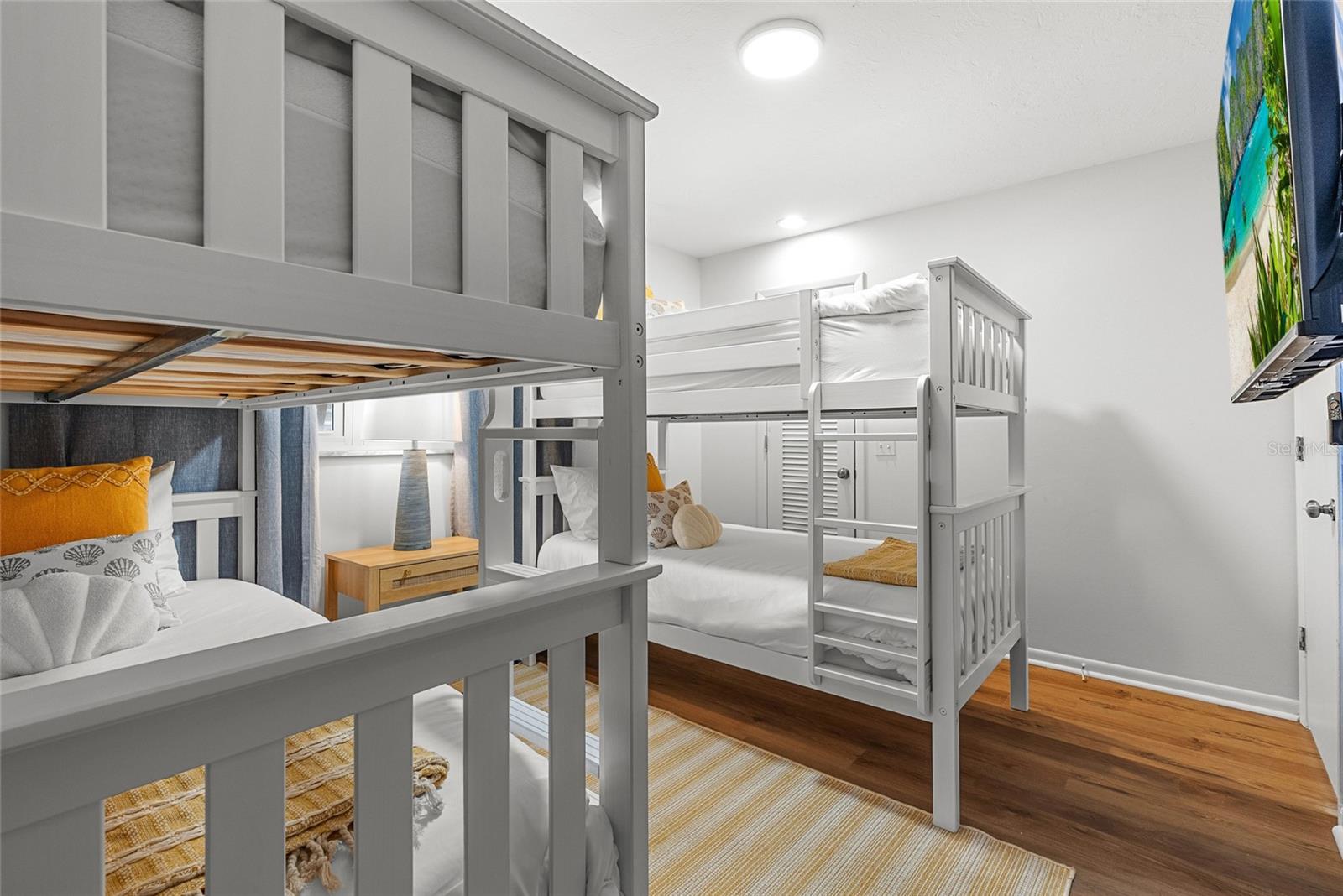 Listing photo id 19 for 8580 139th Lane