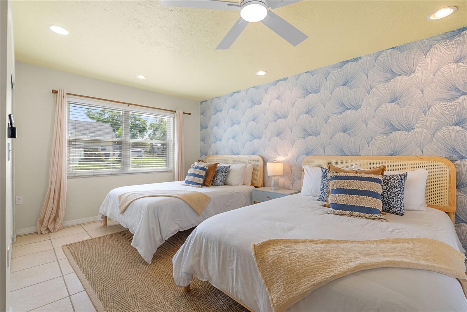 Listing photo id 25 for 8580 139th Lane