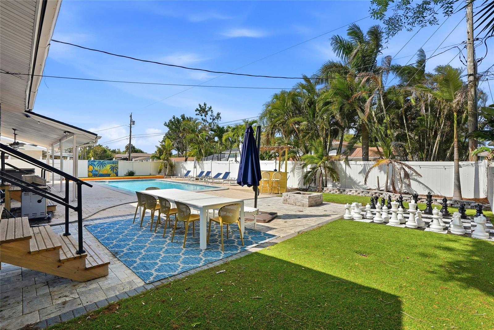 Listing photo id 33 for 8580 139th Lane