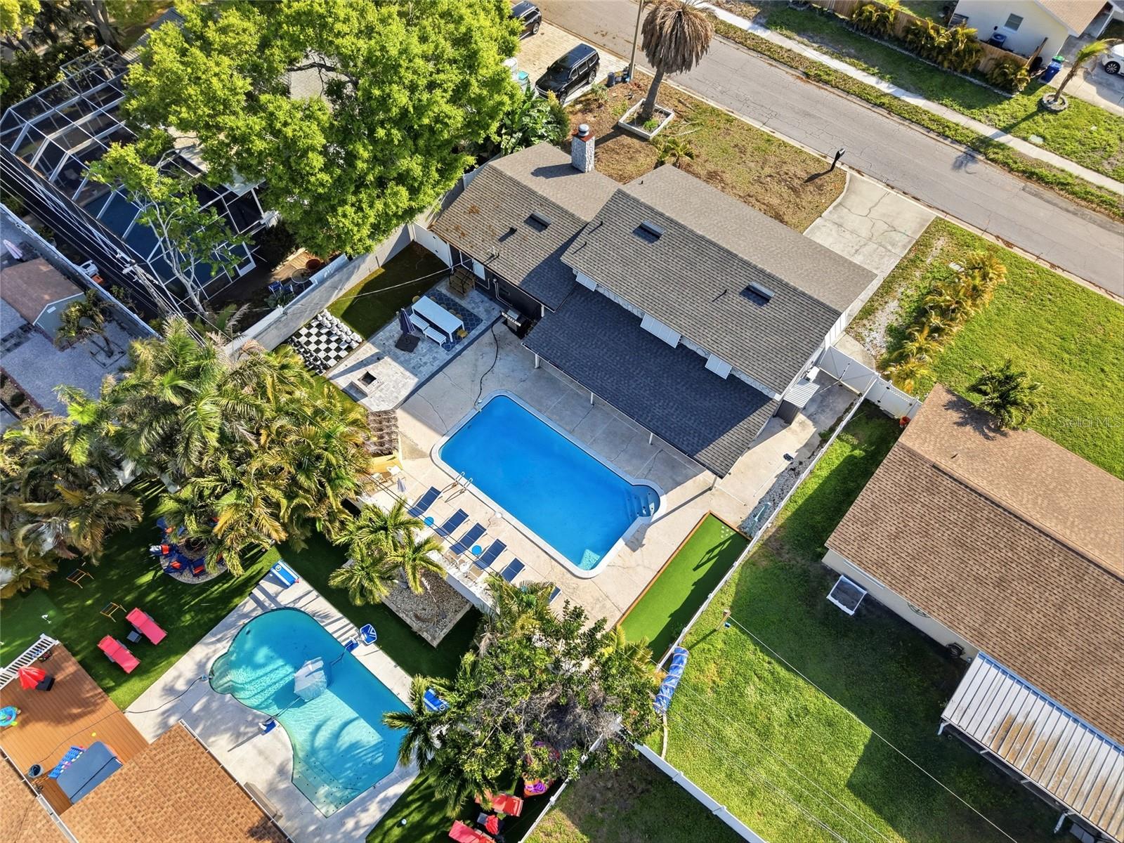 Listing photo id 38 for 8580 139th Lane