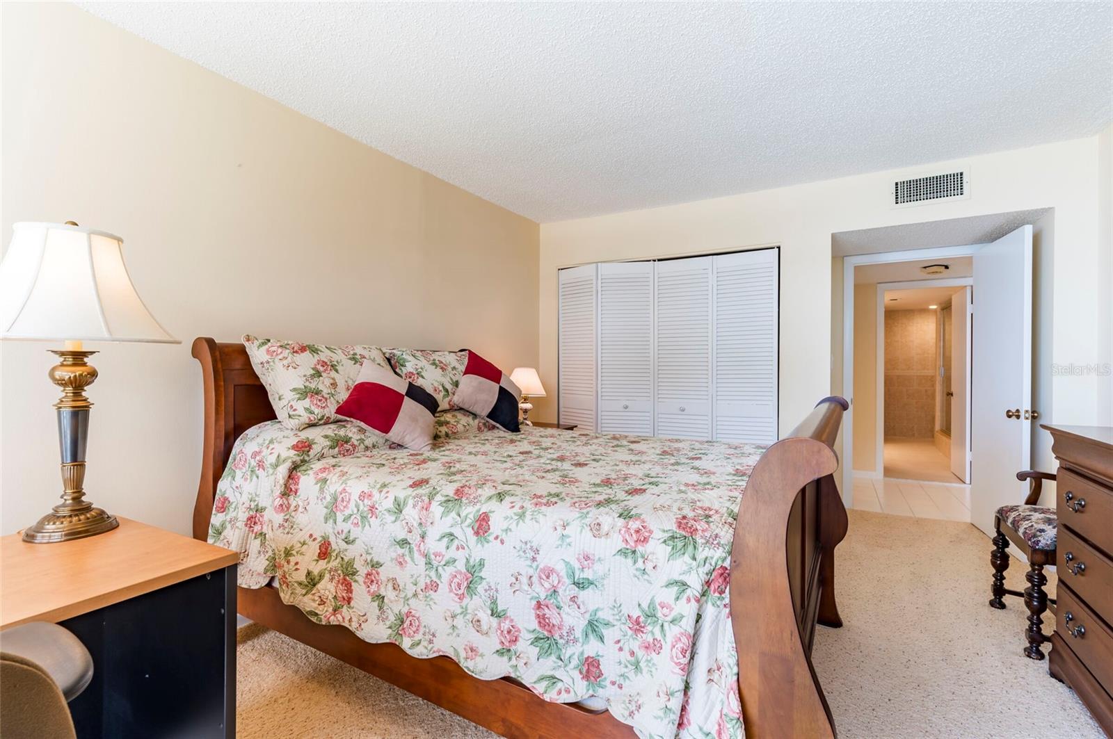 Image 31 of 53 For 1460 Gulf Boulevard 511