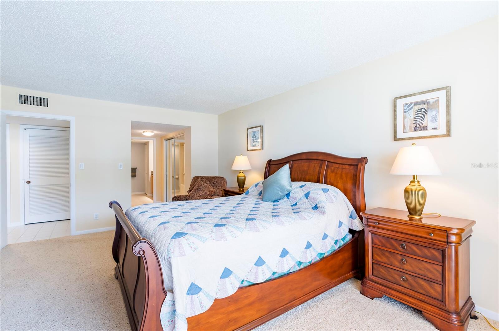 Image 34 of 53 For 1460 Gulf Boulevard 511