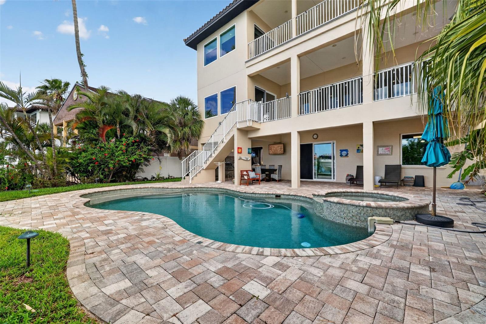 Image 16 of 96 For 13 Treasure Ln