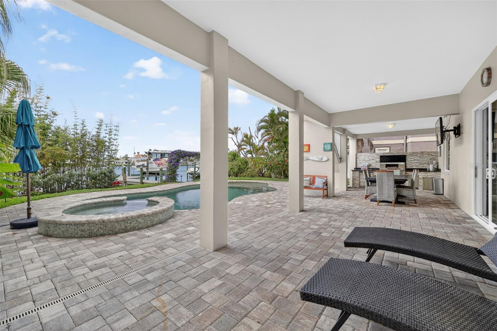 Image 18 of 96 For 13 Treasure Ln