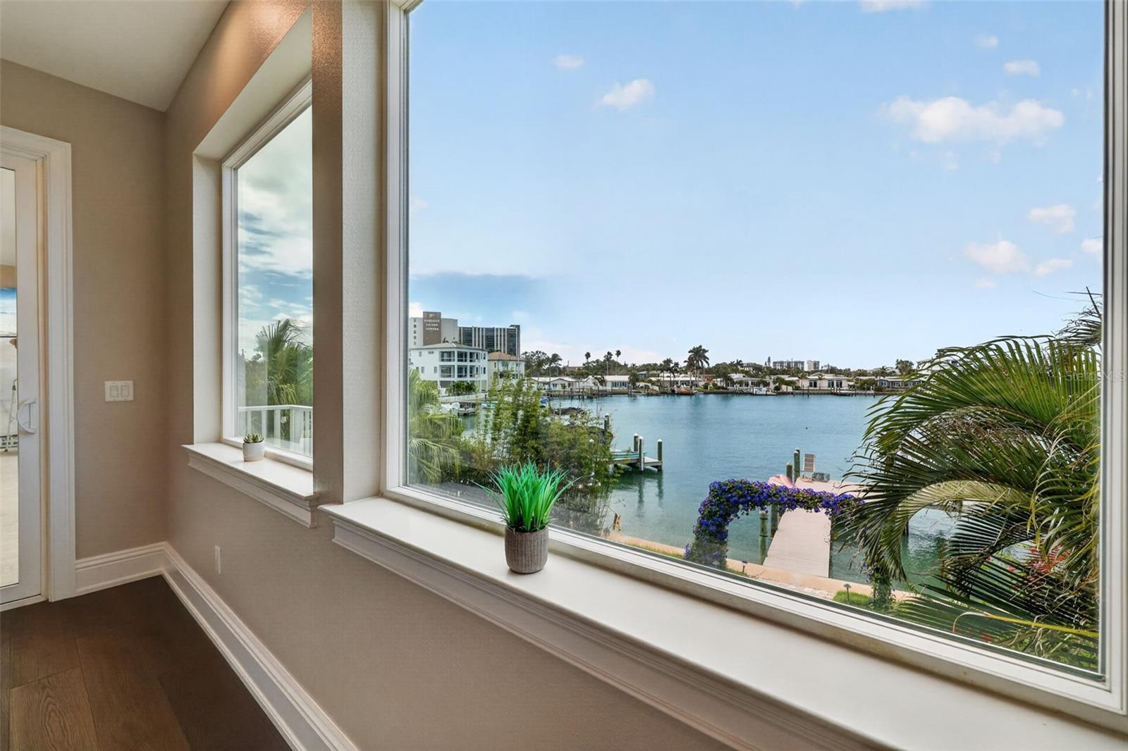 Image 24 of 96 For 13 Treasure Ln