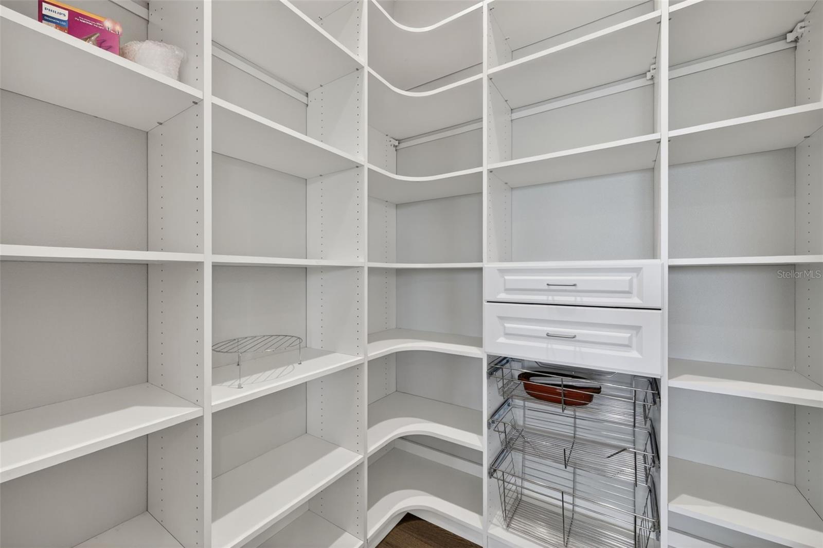 Image 33 of 96 For 13 Treasure Ln