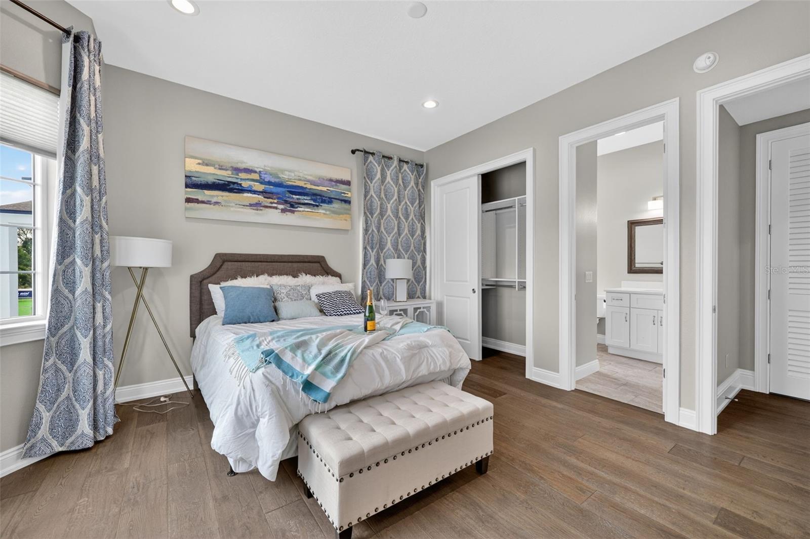 Image 37 of 96 For 13 Treasure Ln