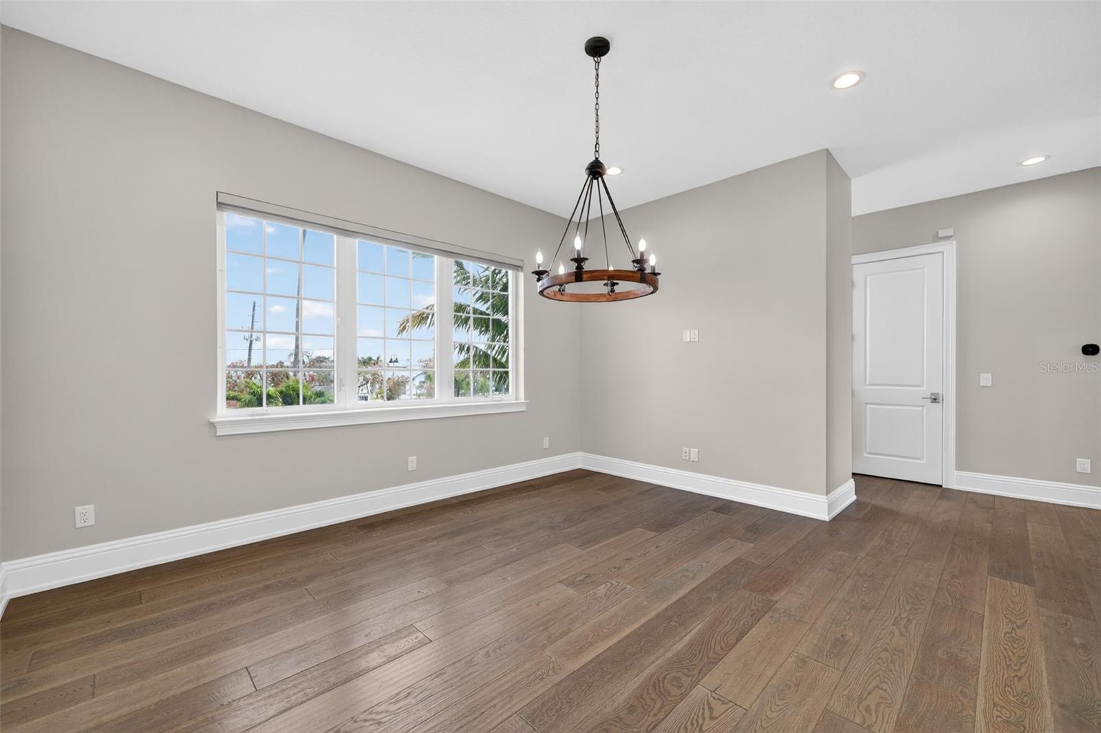 Image 39 of 96 For 13 Treasure Ln