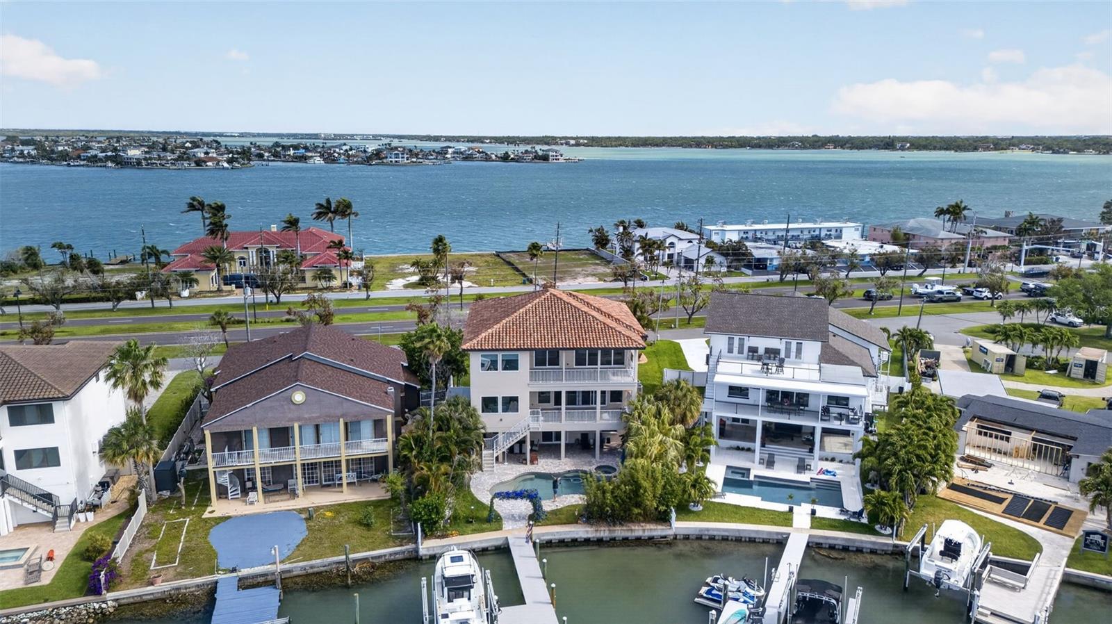 Image 41 of 96 For 13 Treasure Ln