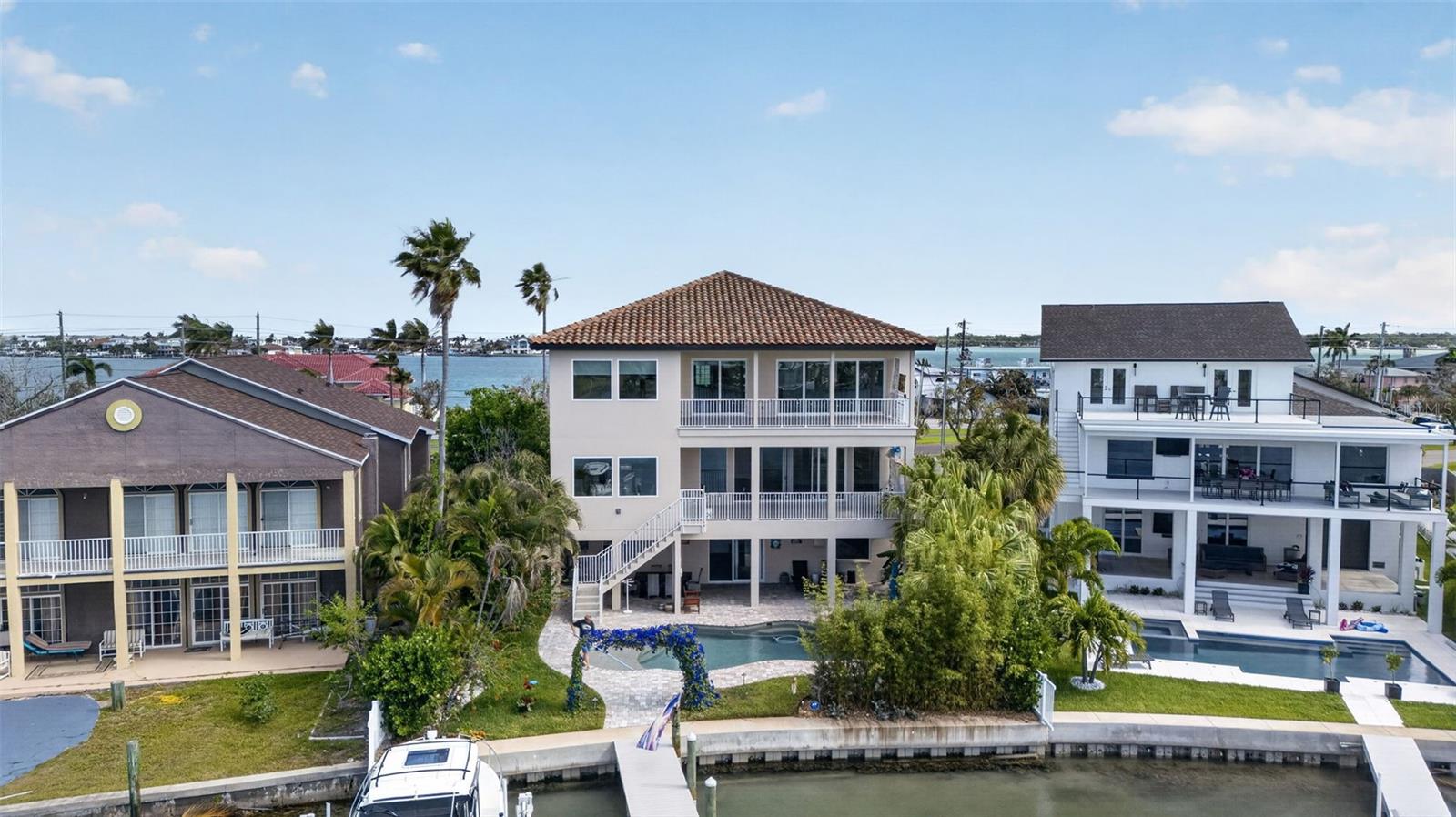 Image 43 of 96 For 13 Treasure Ln