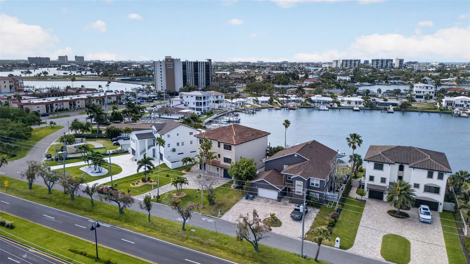 Image 52 of 96 For 13 Treasure Ln