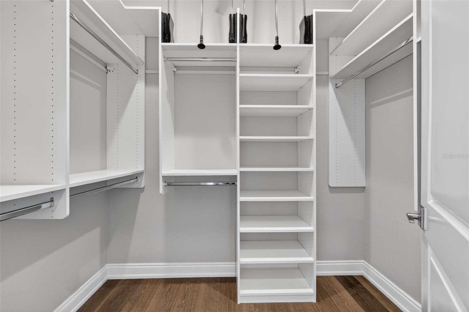 Image 91 of 96 For 13 Treasure Ln