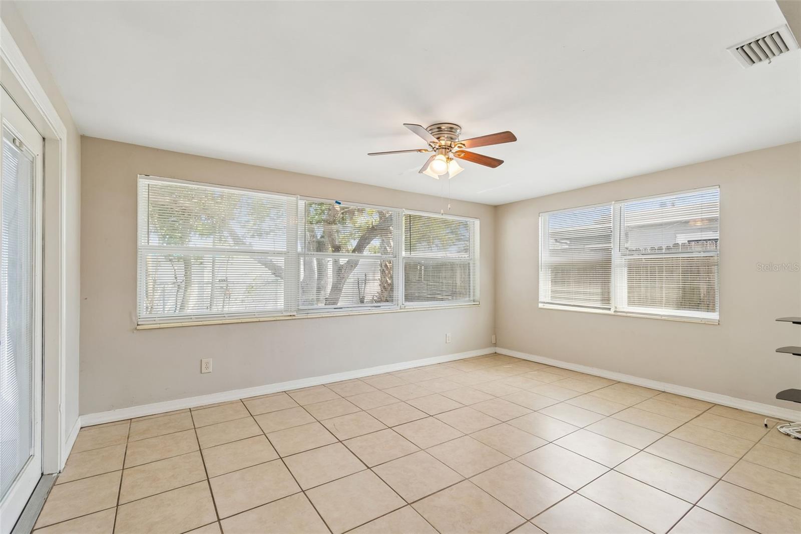 Image 8 of 28 For 11915 106th Street