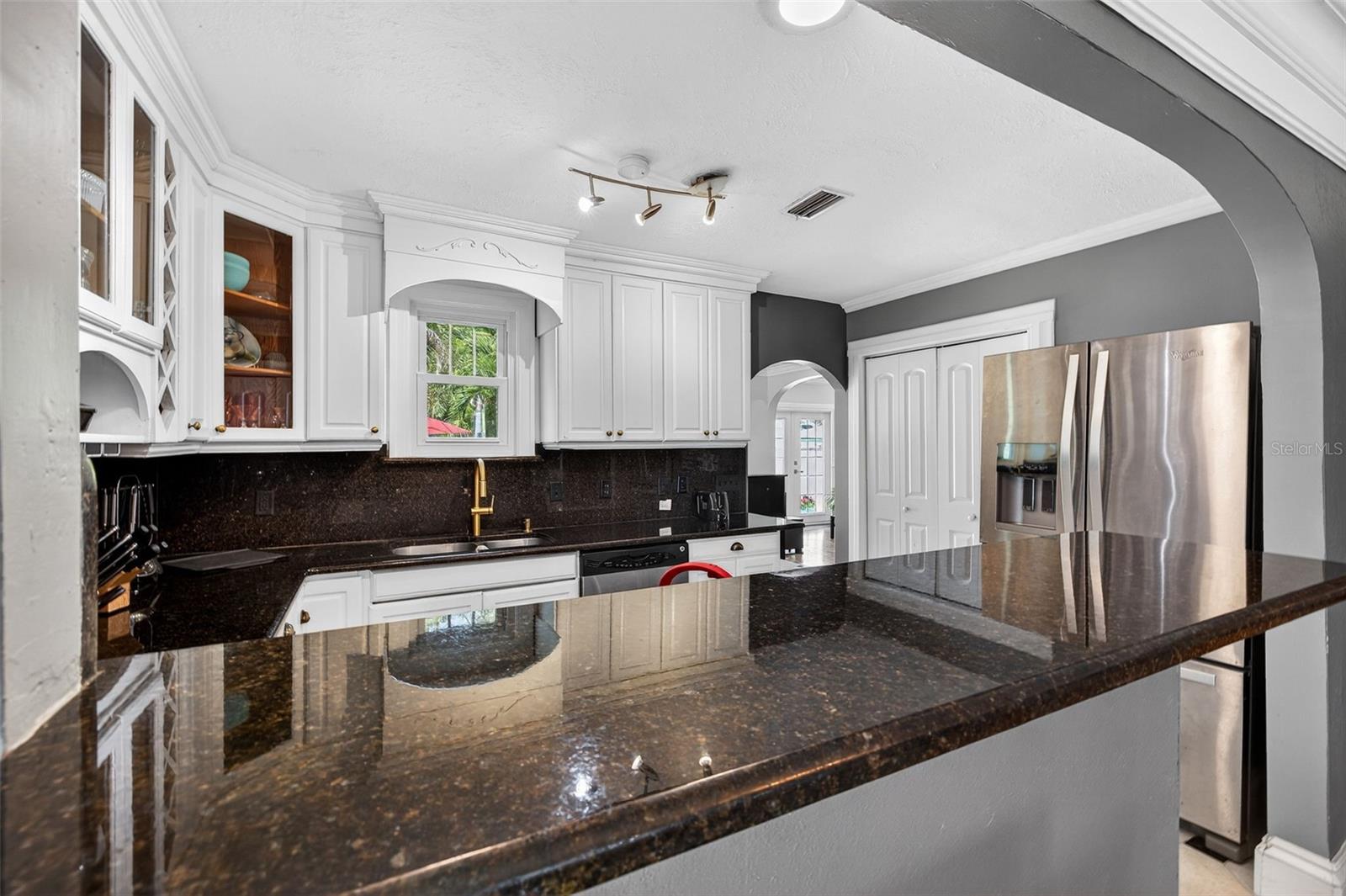 Image 14 of 42 For 2445 6th Avenue N