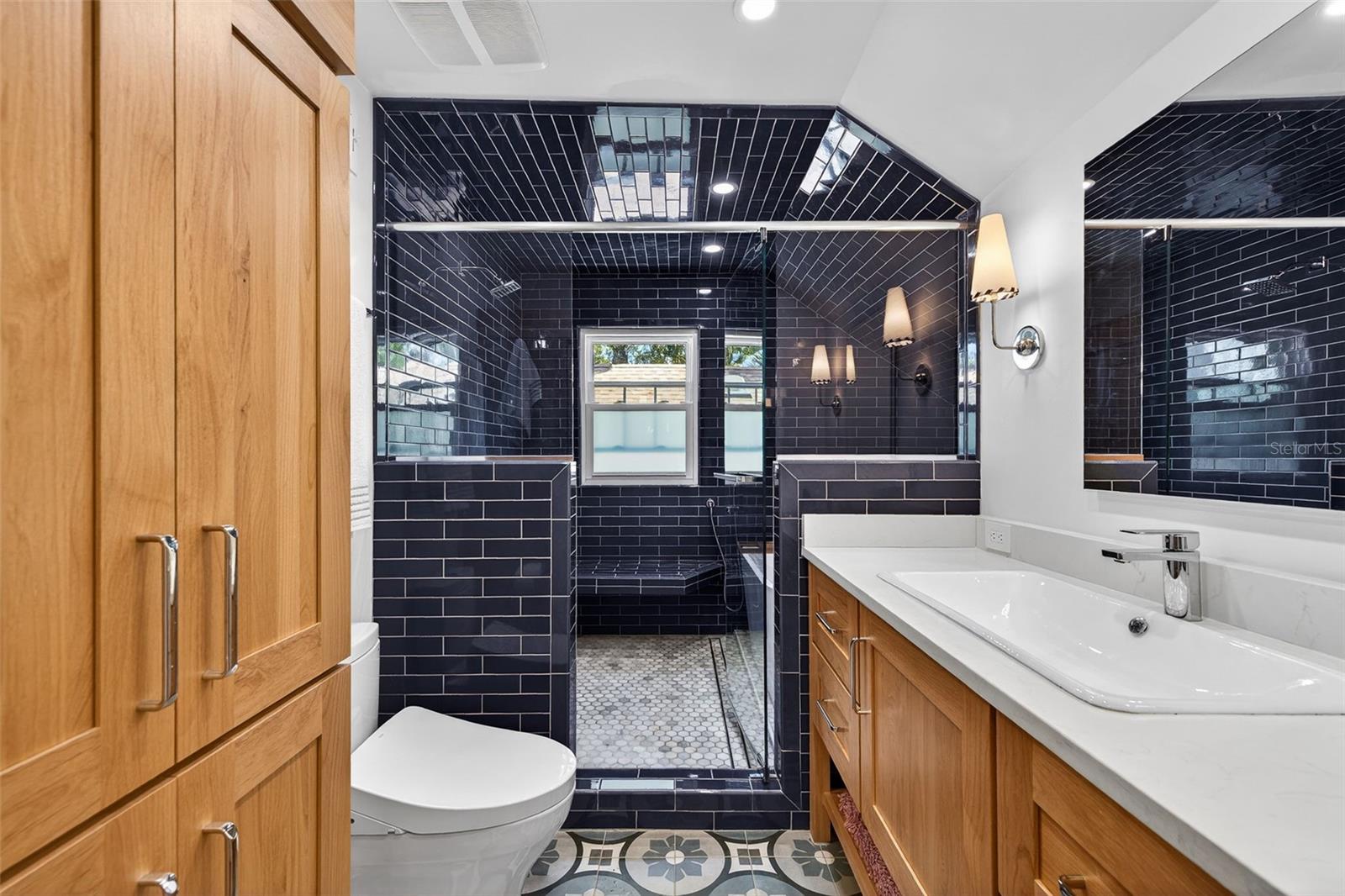 Image 23 of 42 For 2445 6th Avenue N