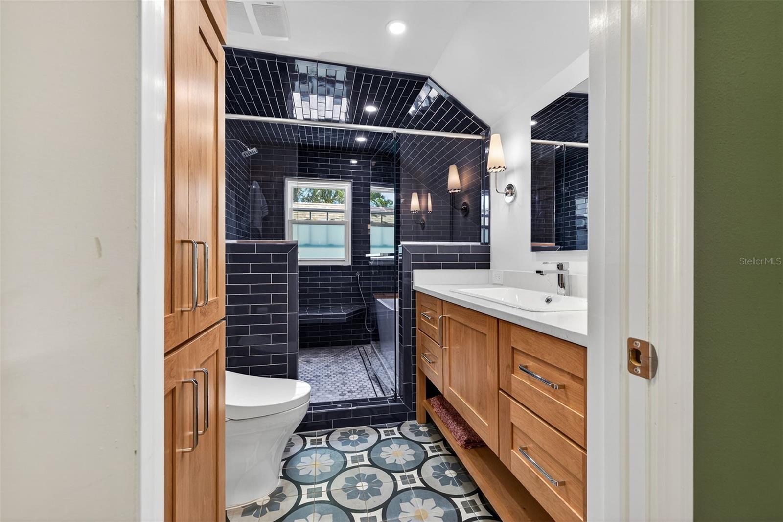 Image 24 of 42 For 2445 6th Avenue N